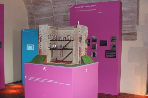 donjon-st-suzanne-maquette-sur-site06